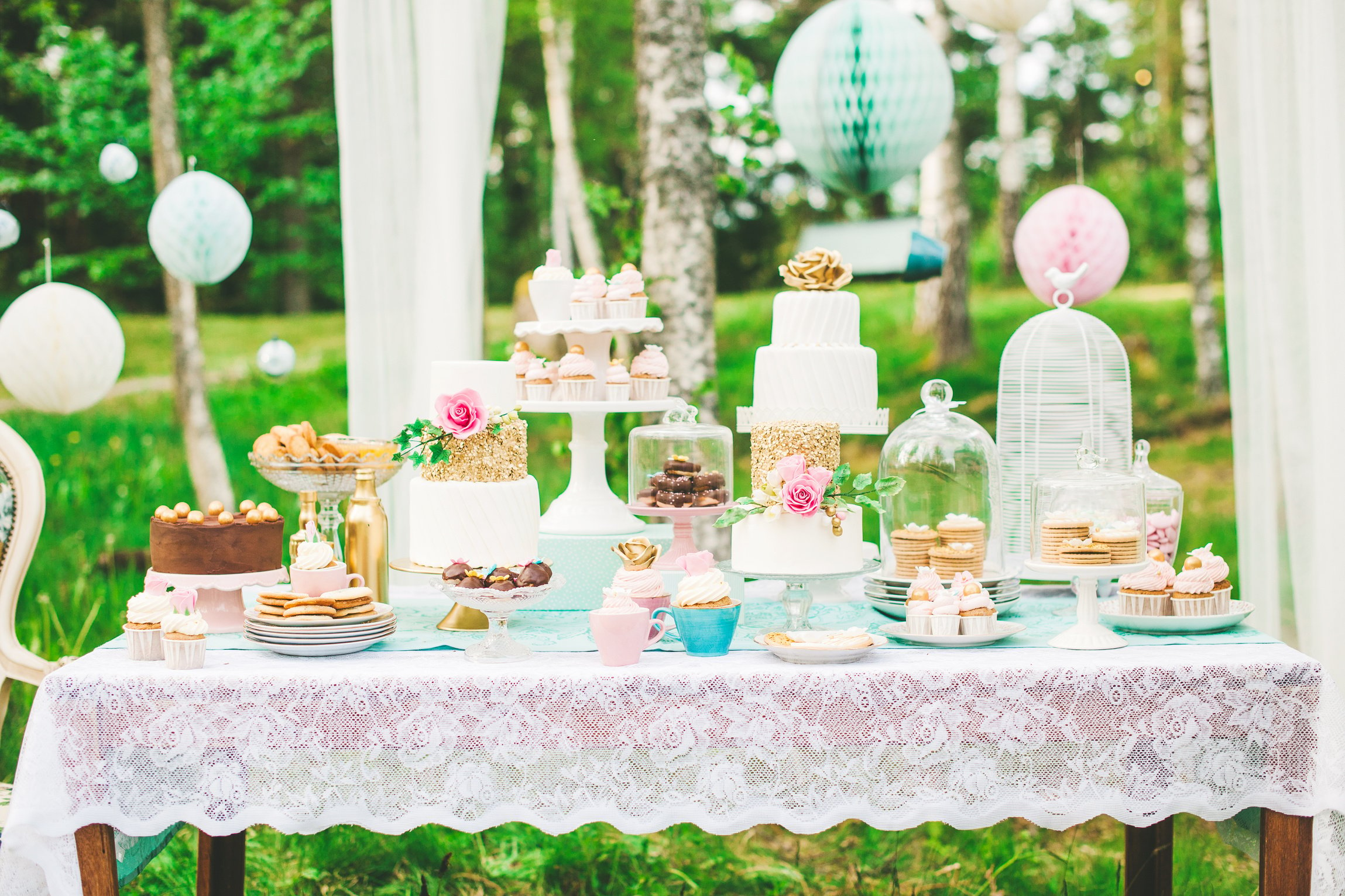 Prettiest wedding dessert table